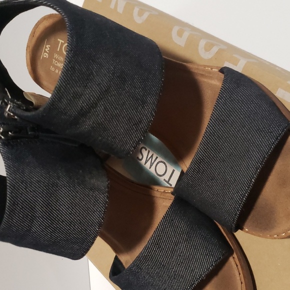 Toms Majorca Cutout Sandals - Picture 2 of 6